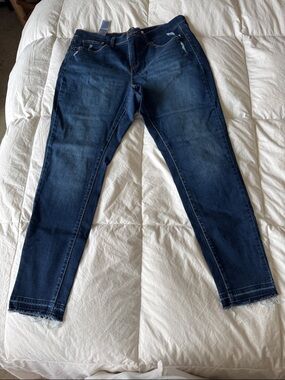 Levis 311 shaping skinny Dark Wash Jeans - Raw Hem